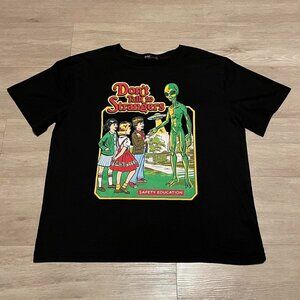BLACK OVERSIZED GRAPHIC TEE (DONT TALK TO STANGERS)